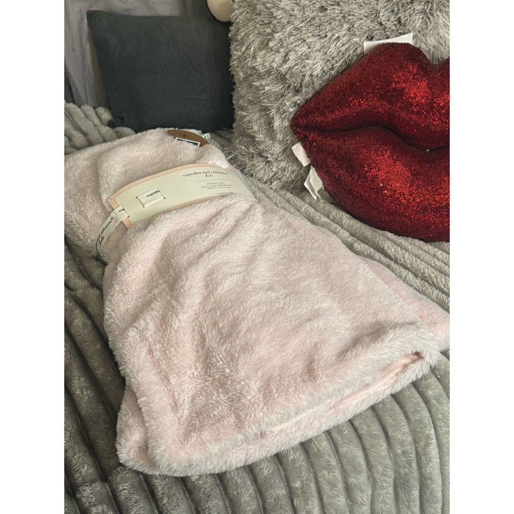 Cupcakes & cashmere twin throw Blanket novelty pink sparkle